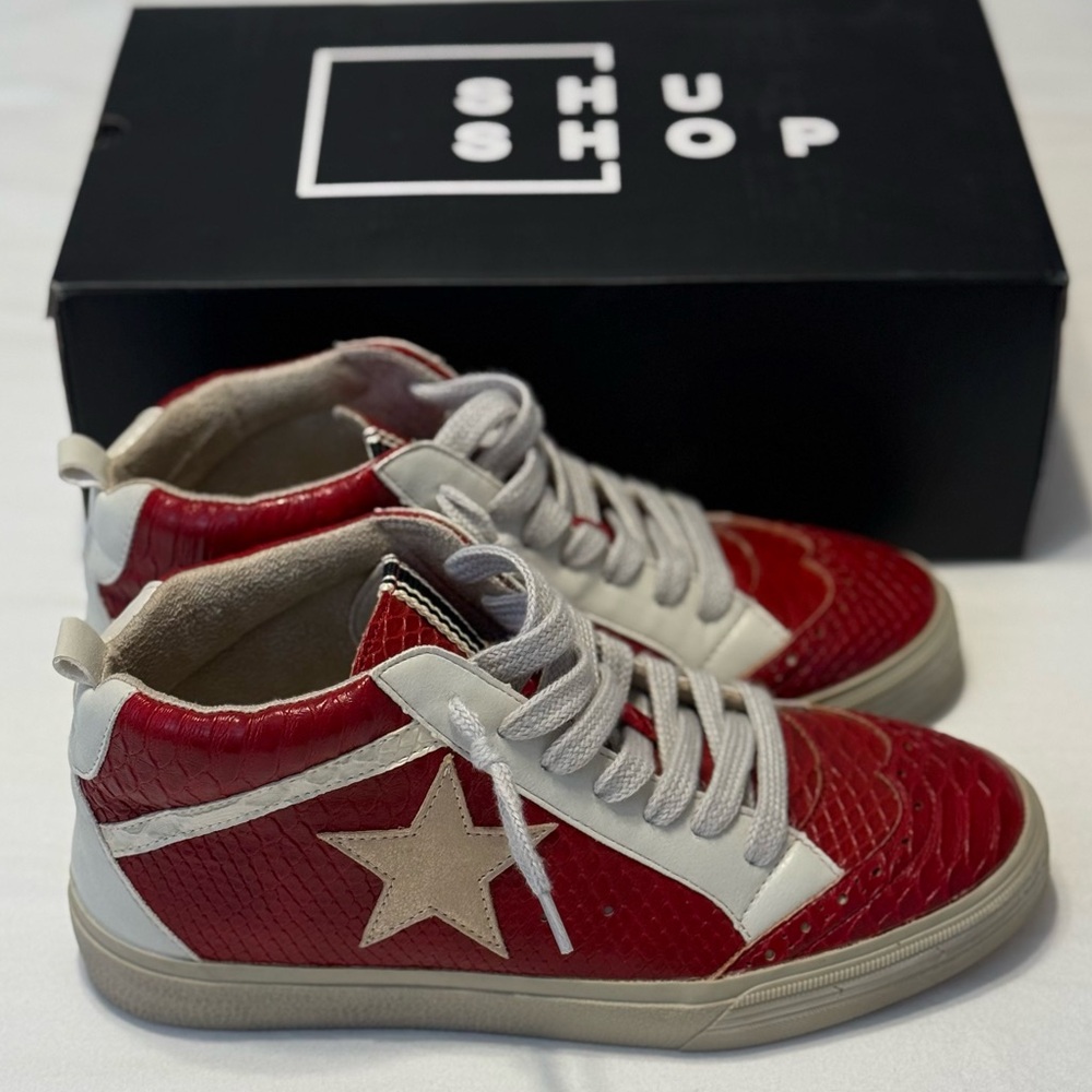 Shushop High Top Sneaker